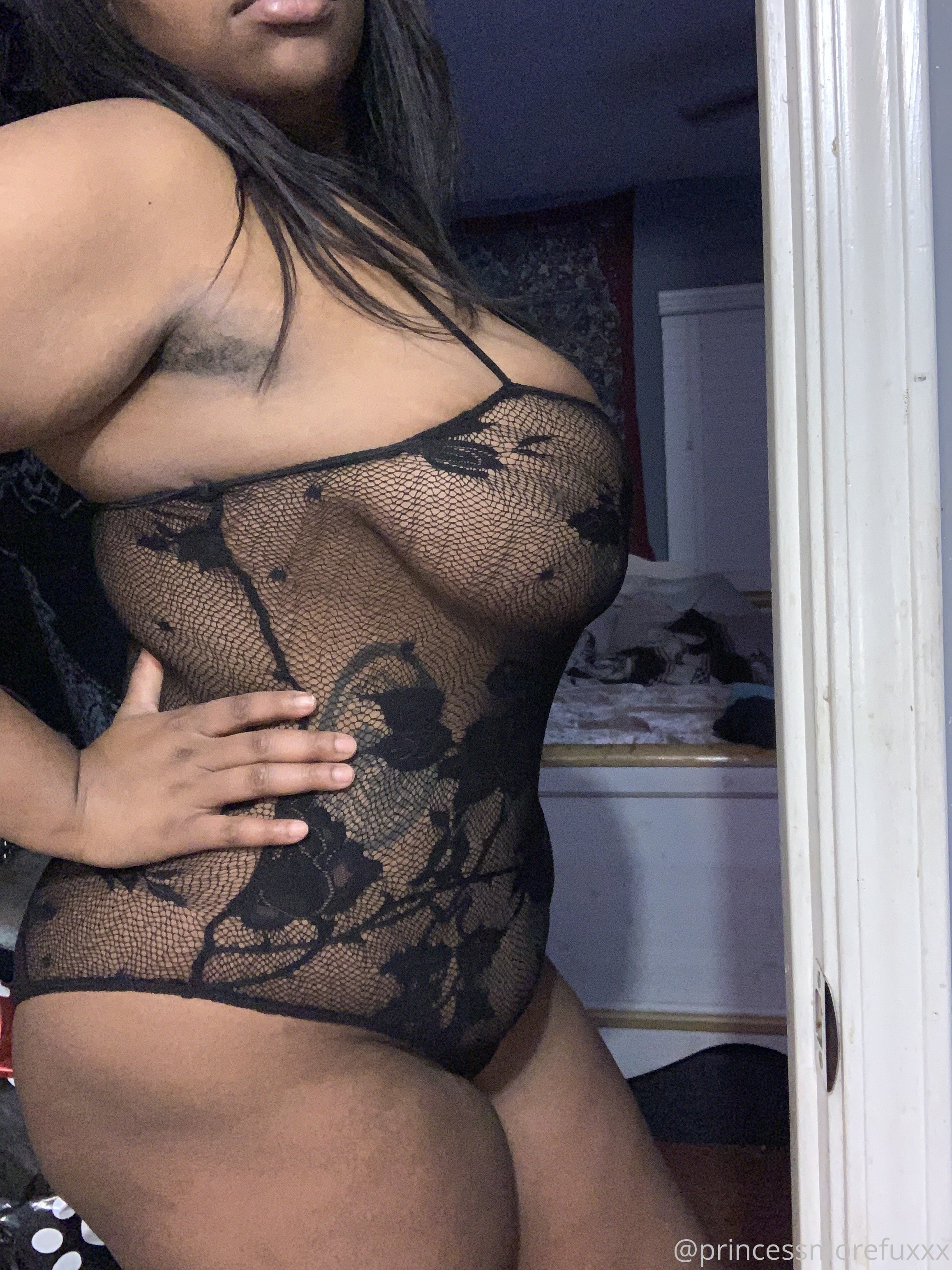 https://coomer.su/onlyfans/user/thesoftbae/post/19298403